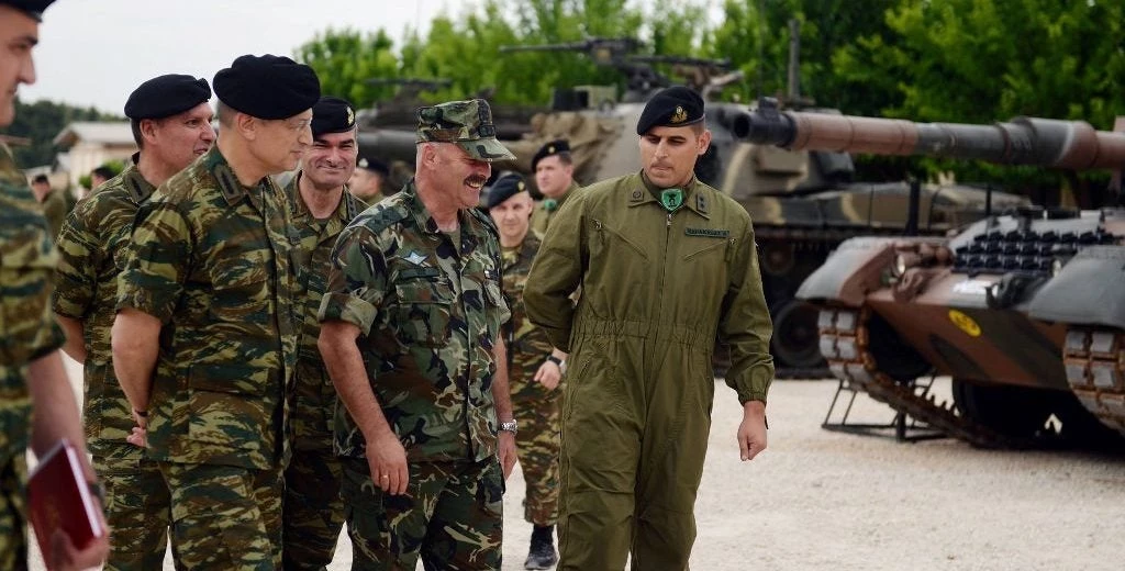 Επίσκεψη του αρχηγού χερσαίων δυνάμεων Βουλγαρίας σε ΓΕΣ, ΚΕΤΘ, ΣΤΘ και Εξομοιωτές Αρμάτων (εικόνες)